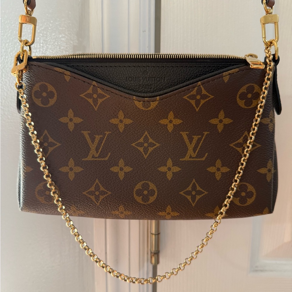 Louis Vuitton Monogram Pallas Clutch Black